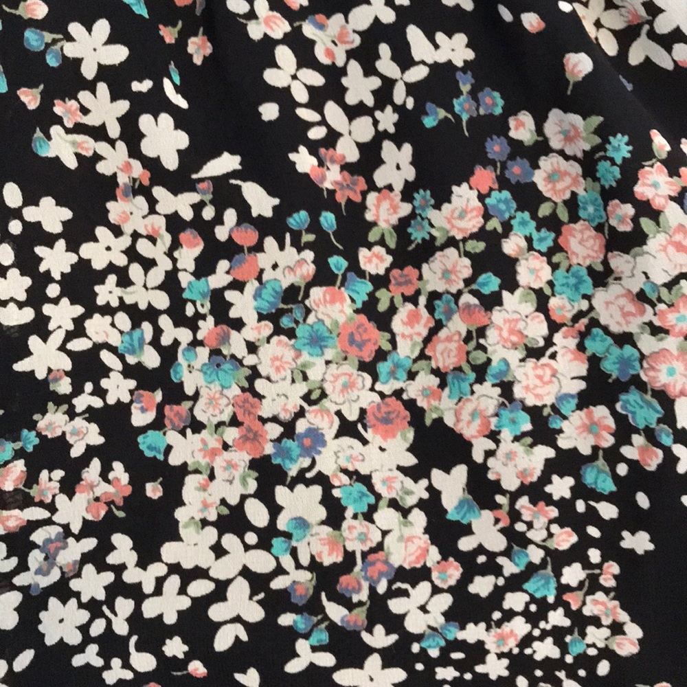 Flower-pattern Romper - Picture 2 of 3